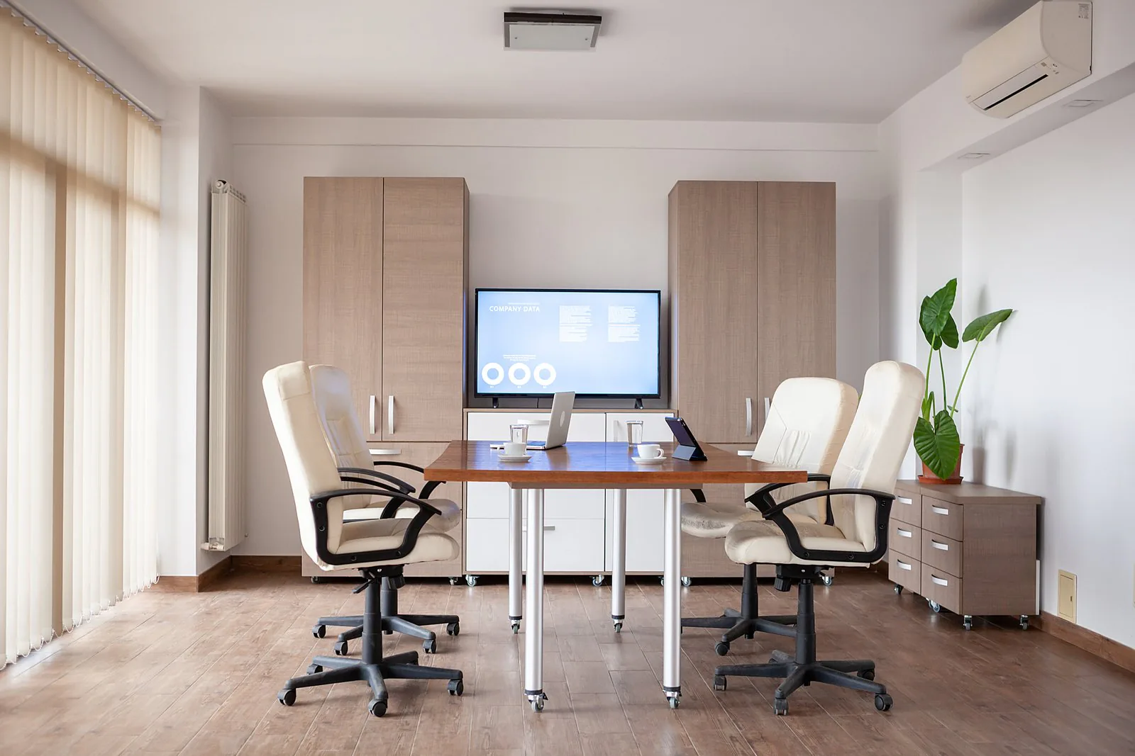 Offener, renovierter Grundriss nach Wandentfernung und Rückbau